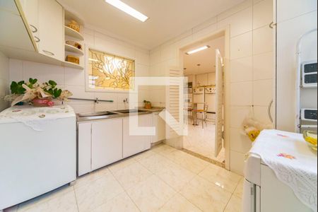 Casa à venda com 400m², 3 quartos e 6 vagasÁrea de Serviço