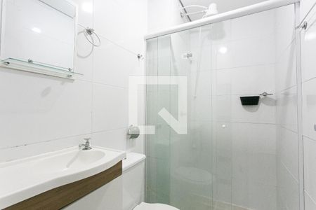 Banheiro de kitnet/studio para alugar com 1 quarto, 22m² em Cidade Mãe do Céu, São Paulo