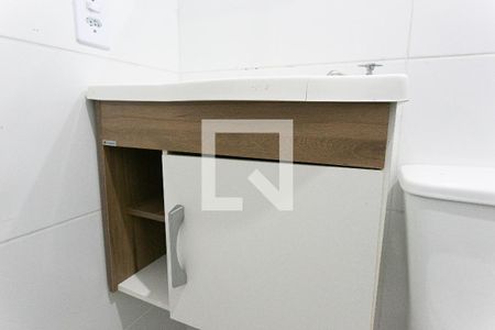 Banheiro de kitnet/studio para alugar com 1 quarto, 22m² em Cidade Mãe do Céu, São Paulo