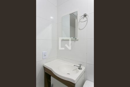 Banheiro de kitnet/studio para alugar com 1 quarto, 22m² em Cidade Mãe do Céu, São Paulo