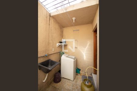 Casa de condomínio à venda com 65m², 2 quartos e 1 vagaÁrea de Serviço