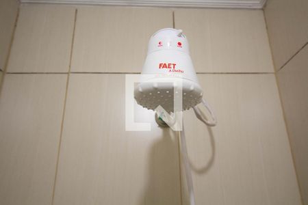 Casa de condomínio à venda com 65m², 2 quartos e 1 vagaChuveiro