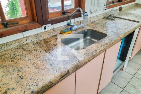 Casa à venda com 316m², 3 quartos e 4 vagas Casa à venda com 316m², 3 quartos e 4 vagasCozinha