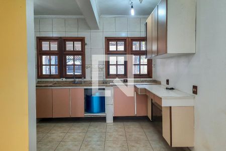 Casa à venda com 316m², 3 quartos e 4 vagas Casa à venda com 316m², 3 quartos e 4 vagasCozinha