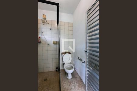 Casa à venda com 316m², 3 quartos e 4 vagas Casa à venda com 316m², 3 quartos e 4 vagasBanheiro de Serviço