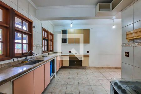 Casa à venda com 316m², 3 quartos e 4 vagas Casa à venda com 316m², 3 quartos e 4 vagasCozinha