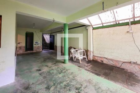 Casa à venda com 316m², 3 quartos e 4 vagas Casa à venda com 316m², 3 quartos e 4 vagasVaranda