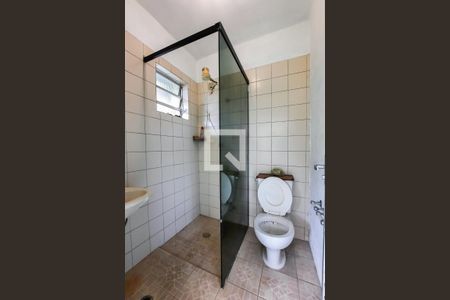 Casa à venda com 316m², 3 quartos e 4 vagas Casa à venda com 316m², 3 quartos e 4 vagasBanheiro de Serviço