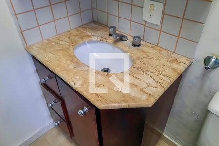 Casa à venda com 316m², 3 quartos e 4 vagas Casa à venda com 316m², 3 quartos e 4 vagasBanheiro da Suíte 2