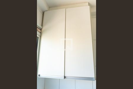 Apartamento para alugar com 70m², 2 quartos e 1 vagaÁrea de Serviço - Armários