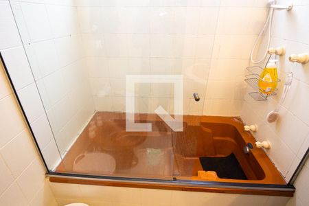 Casa à venda com 390m², 3 quartos e 6 vagasBanheiro Corredor