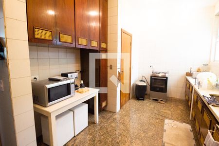 Casa à venda com 390m², 3 quartos e 6 vagasCozinha - Armários