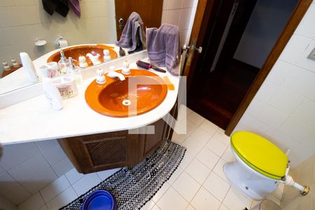 Casa à venda com 390m², 3 quartos e 6 vagasBanheiro Corredor