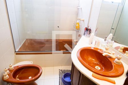 Casa à venda com 390m², 3 quartos e 6 vagasBanheiro Corredor