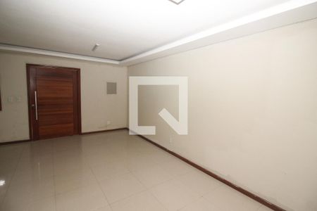 Sala de casa à venda com 2 quartos, 100m² em Campo Novo, Porto Alegre