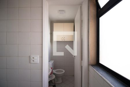 Apartamento para alugar com 80m², 3 quartos e 1 vaga Apartamento para alugar com 80m², 3 quartos e 1 vagaBanheiro de Serviço