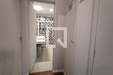 Banheiro Corredor de apartamento à venda com 1 quarto, 60m² em Centro, Campinas