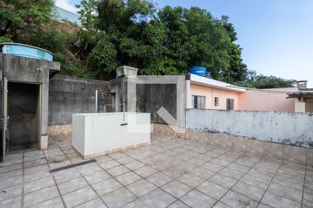 Casa à venda com 140m², 4 quartos e 2 vagas Casa à venda com 140m², 4 quartos e 2 vagasTerraço