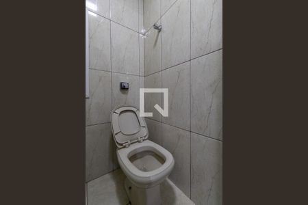 Casa à venda com 140m², 4 quartos e 2 vagas Casa à venda com 140m², 4 quartos e 2 vagasBanheiro Social 2