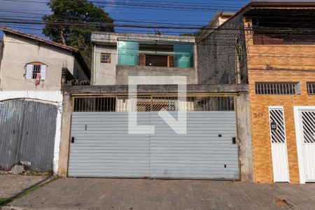 Casa à venda com 140m², 4 quartos e 2 vagas Casa à venda com 140m², 4 quartos e 2 vagasFachada
