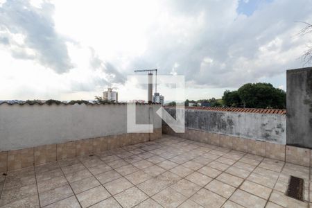 Casa à venda com 140m², 4 quartos e 2 vagas Casa à venda com 140m², 4 quartos e 2 vagasTerraço