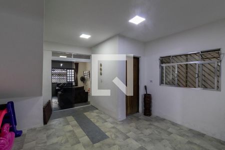 Casa à venda com 140m², 4 quartos e 2 vagas Casa à venda com 140m², 4 quartos e 2 vagasCozinha