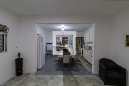 Casa à venda com 140m², 4 quartos e 2 vagas Casa à venda com 140m², 4 quartos e 2 vagasCozinha