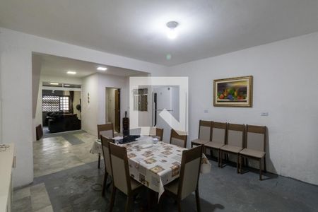 Casa à venda com 140m², 4 quartos e 2 vagas Casa à venda com 140m², 4 quartos e 2 vagasCozinha