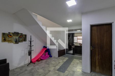 Casa à venda com 140m², 4 quartos e 2 vagas Casa à venda com 140m², 4 quartos e 2 vagasCozinha