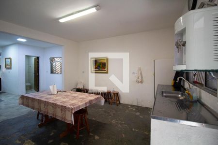 Casa à venda com 140m², 3 quartos e 2 vagas Casa à venda com 140m², 3 quartos e 2 vagasCozinha