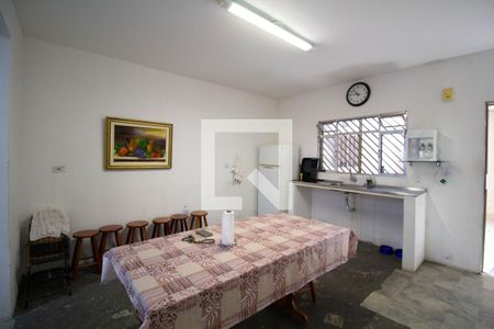 Casa à venda com 140m², 3 quartos e 2 vagas Casa à venda com 140m², 3 quartos e 2 vagasCozinha