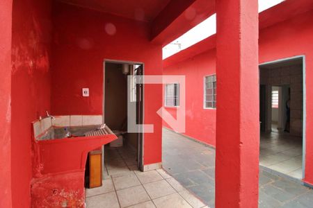 Casa para alugar com 85m², 2 quartos e 1 vagaÁrea de Serviço / Quintal 