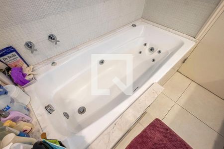 Suíte - Banheiro de apartamento à venda com 2 quartos, 130m² em Cerqueira César, São Paulo