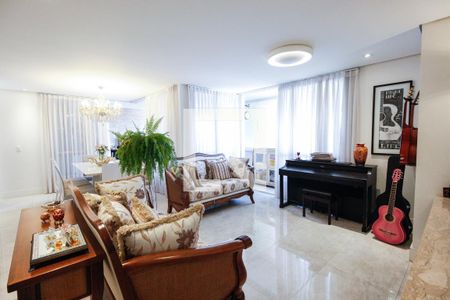 Apartamento à venda com 206m², 3 quartos e 4 vagas Apartamento à venda com 206m², 3 quartos e 4 vagasSala