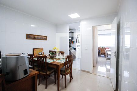 Apartamento à venda com 206m², 3 quartos e 4 vagas Apartamento à venda com 206m², 3 quartos e 4 vagasCozinha