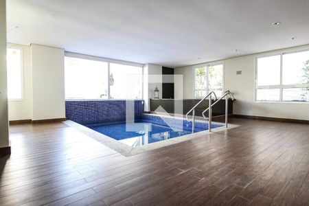 Apartamento à venda com 206m², 3 quartos e 4 vagas Apartamento à venda com 206m², 3 quartos e 4 vagasPiscina coberta