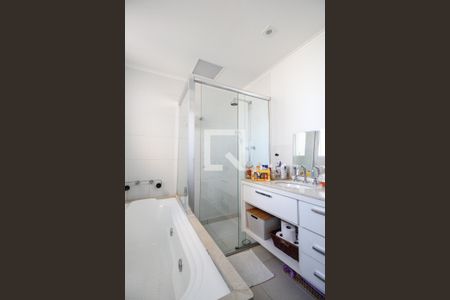 Apartamento à venda com 206m², 3 quartos e 4 vagas Apartamento à venda com 206m², 3 quartos e 4 vagasSuíte 3