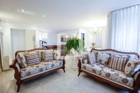 Apartamento à venda com 206m², 3 quartos e 4 vagas Apartamento à venda com 206m², 3 quartos e 4 vagasSala