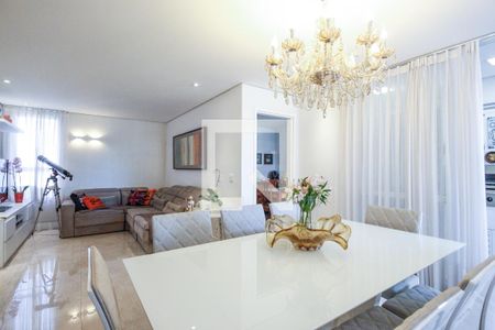 Apartamento à venda com 206m², 3 quartos e 4 vagas Apartamento à venda com 206m², 3 quartos e 4 vagasSala de jantar