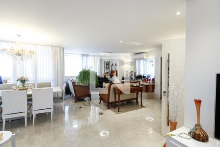 Apartamento à venda com 206m², 3 quartos e 4 vagas Apartamento à venda com 206m², 3 quartos e 4 vagasSala