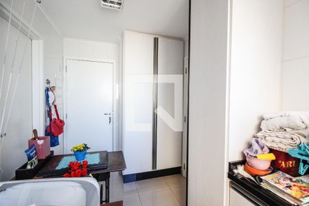 Apartamento à venda com 206m², 3 quartos e 4 vagas Apartamento à venda com 206m², 3 quartos e 4 vagasÁrea de serviço