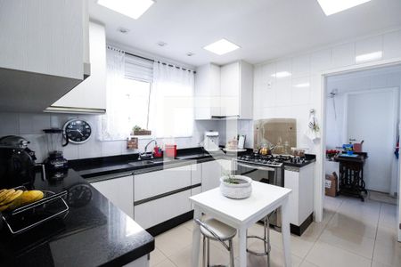 Apartamento à venda com 206m², 3 quartos e 4 vagas Apartamento à venda com 206m², 3 quartos e 4 vagasCozinha