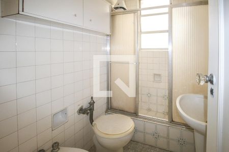 Banheiro de apartamento à venda com 1 quarto, 70m² em Copacabana, Rio de Janeiro