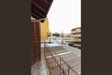 Casa à venda com 169m², 2 quartos e 2 vagas Casa à venda com 169m², 2 quartos e 2 vagasvaranda
