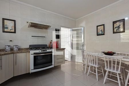 Casa à venda com 135m², 4 quartos e 2 vagas Casa à venda com 135m², 4 quartos e 2 vagasCozinha
