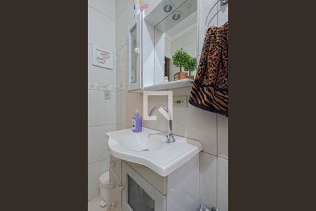 Casa à venda com 135m², 4 quartos e 2 vagas Casa à venda com 135m², 4 quartos e 2 vagasBanheiro 1