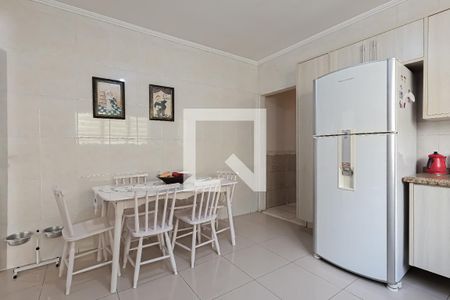 Casa à venda com 135m², 4 quartos e 2 vagas Casa à venda com 135m², 4 quartos e 2 vagasCozinha