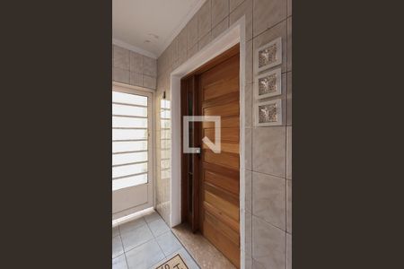 Casa à venda com 135m², 4 quartos e 2 vagas Casa à venda com 135m², 4 quartos e 2 vagasEntrada