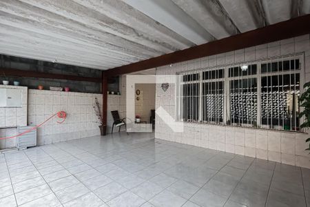 Casa à venda com 135m², 4 quartos e 2 vagas Casa à venda com 135m², 4 quartos e 2 vagasGaragem