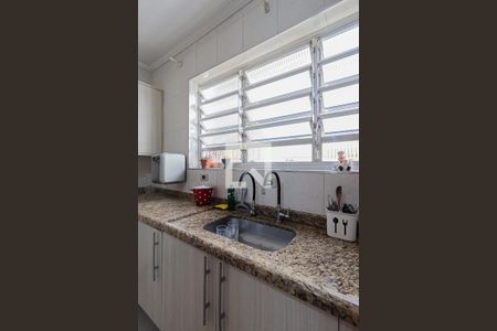Casa à venda com 135m², 4 quartos e 2 vagas Casa à venda com 135m², 4 quartos e 2 vagasCozinha